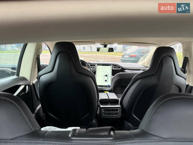 Белый Тесла Модель С, объемом двигателя 0 л и пробегом 217 тыс. км за 11200 $, фото 4 на Automoto.ua