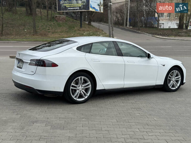 Белый Тесла Модель С, объемом двигателя 0 л и пробегом 257 тыс. км за 14550 $, фото 7 на Automoto.ua