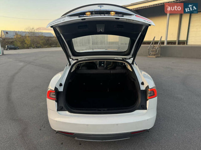 Білий Тесла Модель С, об'ємом двигуна 0 л та пробігом 170 тис. км за 13500 $, фото 4 на Automoto.ua