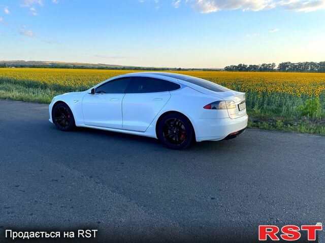 Білий Тесла Модель С, об'ємом двигуна 0 л та пробігом 168 тис. км за 14500 $, фото 3 на Automoto.ua