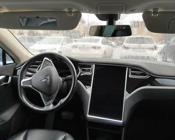 Белый Тесла Модель С, объемом двигателя 0 л и пробегом 116 тыс. км за 16000 $, фото 30 на Automoto.ua