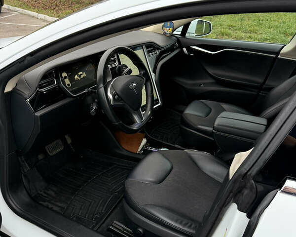 Белый Тесла Модель С, объемом двигателя 0 л и пробегом 217 тыс. км за 11200 $, фото 17 на Automoto.ua