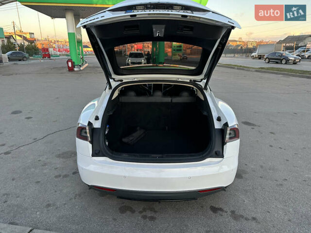 Белый Тесла Модель С, объемом двигателя 0 л и пробегом 140 тыс. км за 17300 $, фото 2 на Automoto.ua