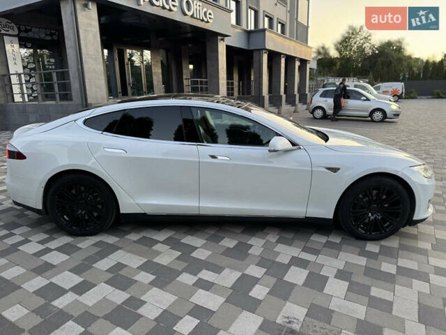Белый Тесла Модель С, объемом двигателя 0 л и пробегом 260 тыс. км за 12350 $, фото 11 на Automoto.ua
