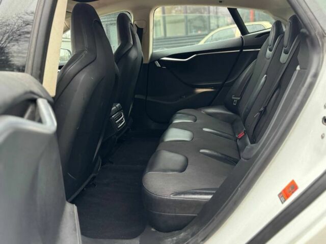 Белый Тесла Модель С, объемом двигателя 0 л и пробегом 393 тыс. км за 7999 $, фото 8 на Automoto.ua