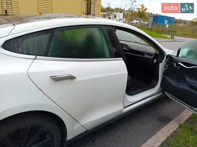 Белый Тесла Модель С, объемом двигателя 0 л и пробегом 400 тыс. км за 8700 $, фото 25 на Automoto.ua