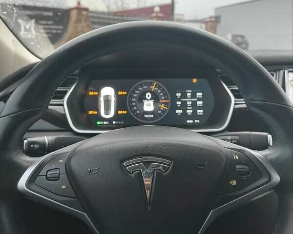 Белый Тесла Модель С, объемом двигателя 0 л и пробегом 116 тыс. км за 16000 $, фото 10 на Automoto.ua