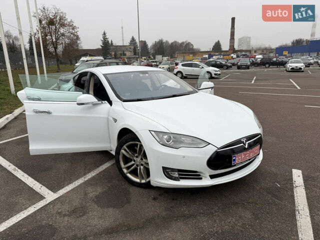 Белый Тесла Модель С, объемом двигателя 0 л и пробегом 217 тыс. км за 11200 $, фото 5 на Automoto.ua
