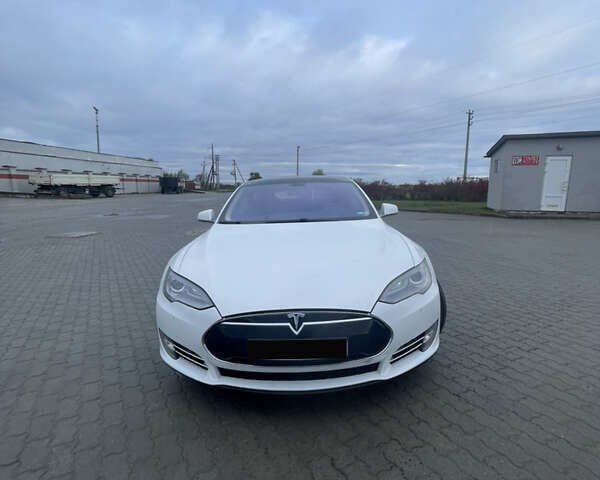 Белый Тесла Модель С, объемом двигателя 0 л и пробегом 246 тыс. км за 18500 $, фото 2 на Automoto.ua