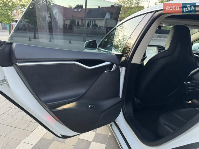 Белый Тесла Модель С, объемом двигателя 0 л и пробегом 260 тыс. км за 12350 $, фото 20 на Automoto.ua