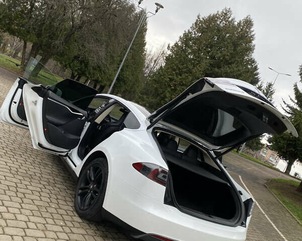 Белый Тесла Модель С, объемом двигателя 0 л и пробегом 166 тыс. км за 14000 $, фото 16 на Automoto.ua