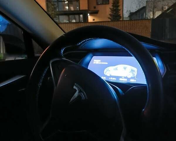 Белый Тесла Модель С, объемом двигателя 0 л и пробегом 116 тыс. км за 16000 $, фото 33 на Automoto.ua