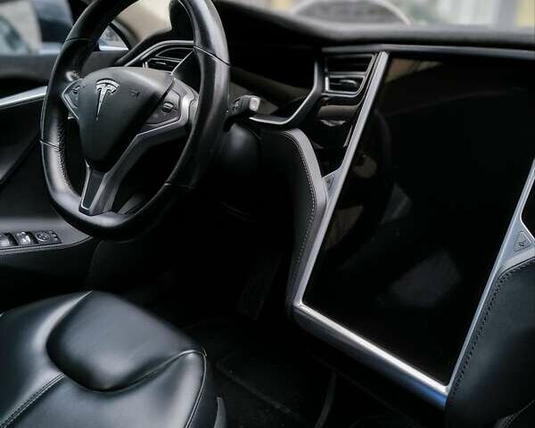 Белый Тесла Модель С, объемом двигателя 0 л и пробегом 116 тыс. км за 16000 $, фото 26 на Automoto.ua