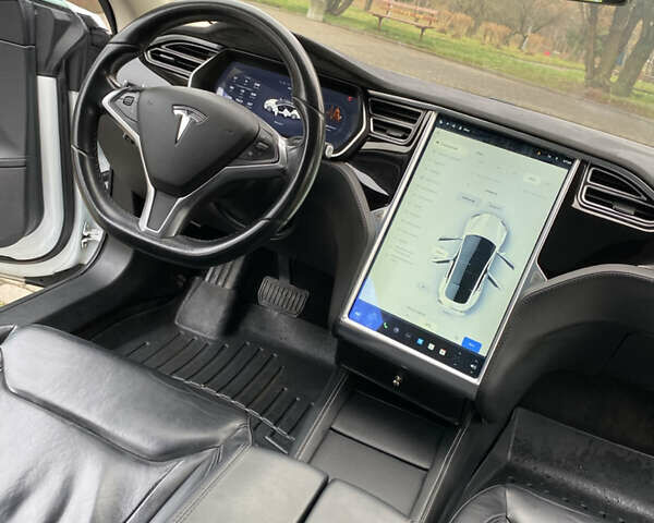 Белый Тесла Модель С, объемом двигателя 0 л и пробегом 166 тыс. км за 14000 $, фото 21 на Automoto.ua