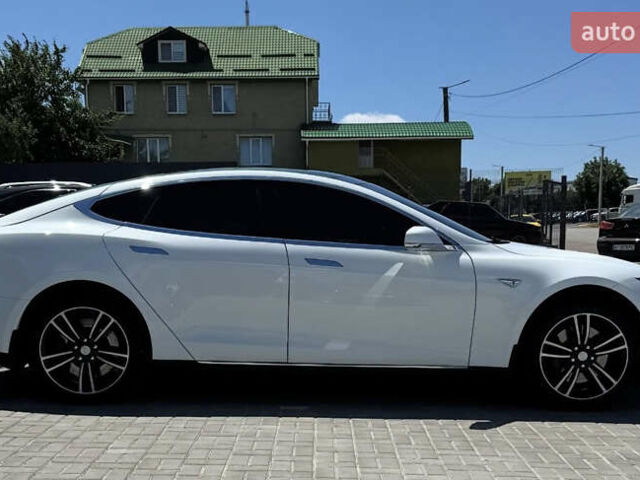 Белый Тесла Модель С, объемом двигателя 0 л и пробегом 186 тыс. км за 15700 $, фото 10 на Automoto.ua