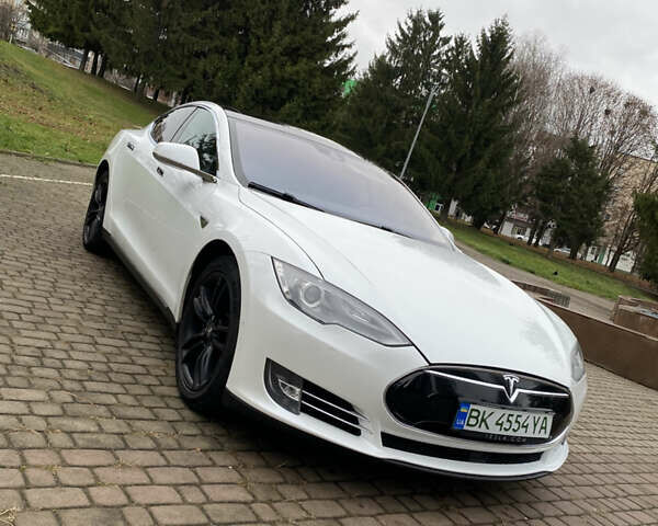 Белый Тесла Модель С, объемом двигателя 0 л и пробегом 166 тыс. км за 14000 $, фото 4 на Automoto.ua