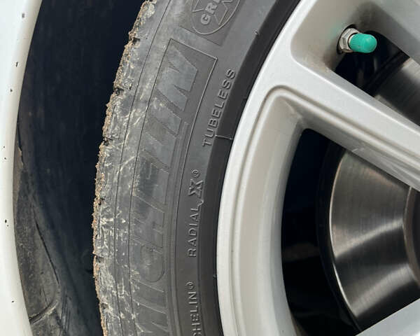 Белый Тесла Модель С, объемом двигателя 0 л и пробегом 162 тыс. км за 13990 $, фото 25 на Automoto.ua