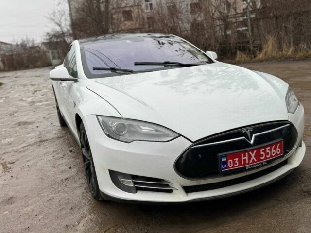 Белый Тесла Модель С, объемом двигателя 0 л и пробегом 393 тыс. км за 7999 $, фото 5 на Automoto.ua