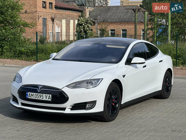 Білий Тесла Модель С, об'ємом двигуна 0 л та пробігом 275 тис. км за 15500 $, фото 13 на Automoto.ua
