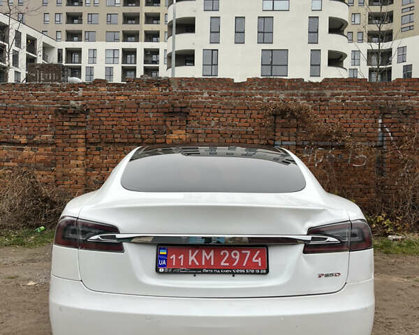 Белый Тесла Модель С, объемом двигателя 0 л и пробегом 162 тыс. км за 13990 $, фото 13 на Automoto.ua