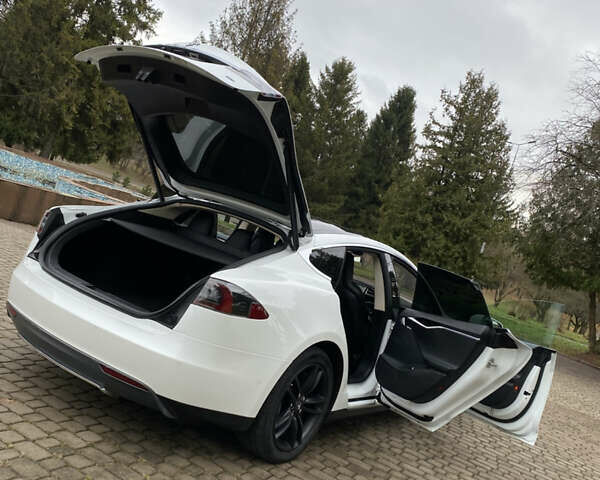 Белый Тесла Модель С, объемом двигателя 0 л и пробегом 166 тыс. км за 14000 $, фото 14 на Automoto.ua