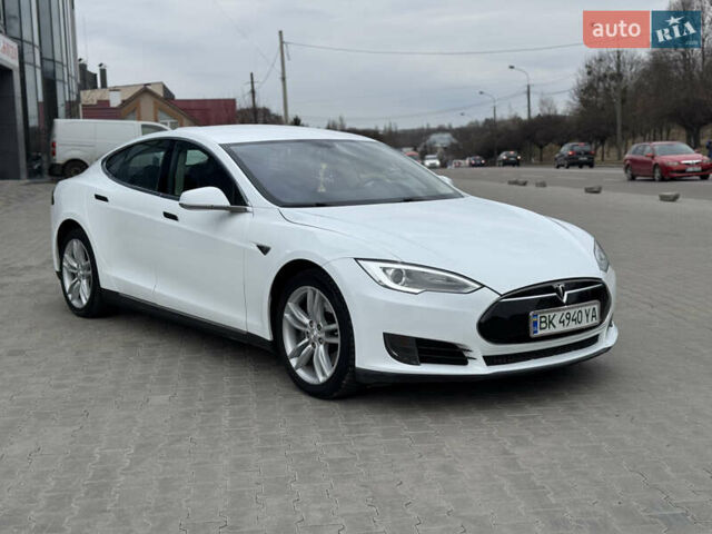 Белый Тесла Модель С, объемом двигателя 0 л и пробегом 257 тыс. км за 14550 $, фото 10 на Automoto.ua