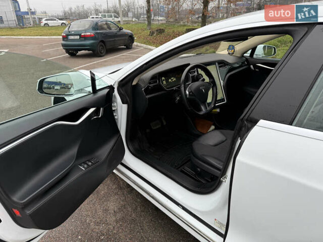 Белый Тесла Модель С, объемом двигателя 0 л и пробегом 217 тыс. км за 11200 $, фото 16 на Automoto.ua