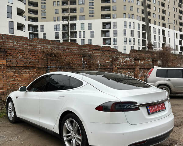 Белый Тесла Модель С, объемом двигателя 0 л и пробегом 162 тыс. км за 13990 $, фото 7 на Automoto.ua