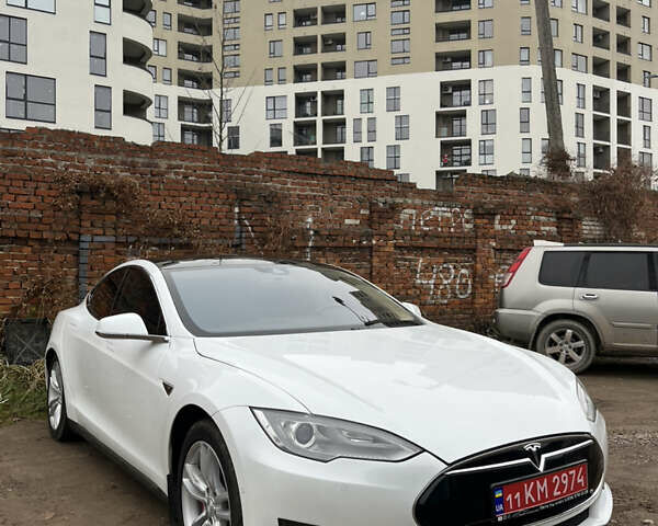 Белый Тесла Модель С, объемом двигателя 0 л и пробегом 162 тыс. км за 13990 $, фото 5 на Automoto.ua