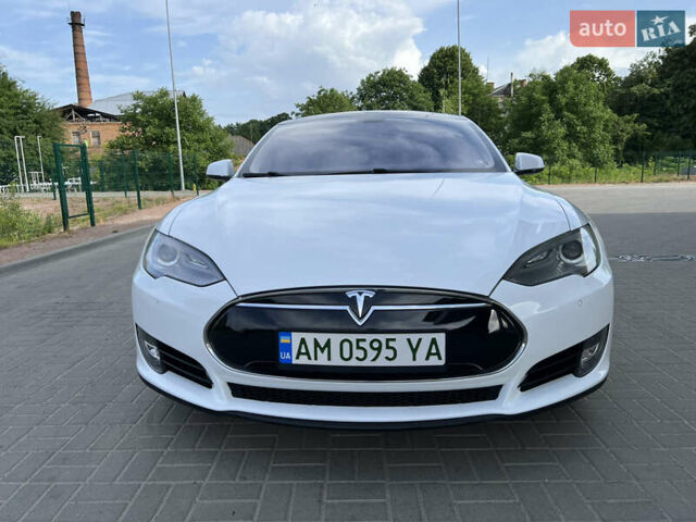 Білий Тесла Модель С, об'ємом двигуна 0 л та пробігом 275 тис. км за 15500 $, фото 1 на Automoto.ua
