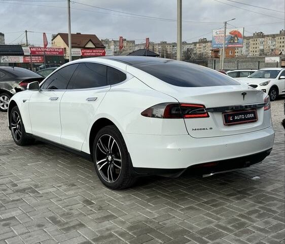 Белый Тесла Модель С, объемом двигателя 0 л и пробегом 189 тыс. км за 15700 $, фото 6 на Automoto.ua