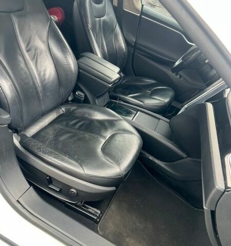 Белый Тесла Модель С, объемом двигателя 0 л и пробегом 241 тыс. км за 10499 $, фото 13 на Automoto.ua