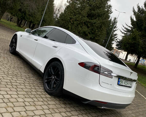 Белый Тесла Модель С, объемом двигателя 0 л и пробегом 166 тыс. км за 14000 $, фото 11 на Automoto.ua