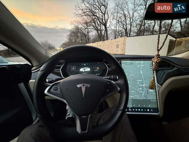 Білий Тесла Модель С, об'ємом двигуна 0 л та пробігом 108 тис. км за 14200 $, фото 11 на Automoto.ua