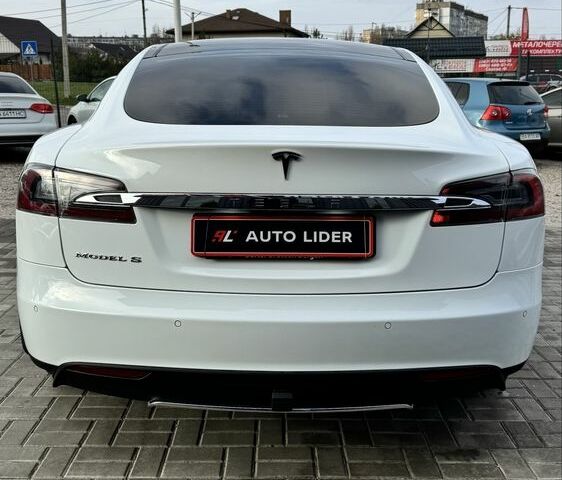 Белый Тесла Модель С, объемом двигателя 0 л и пробегом 189 тыс. км за 15700 $, фото 4 на Automoto.ua