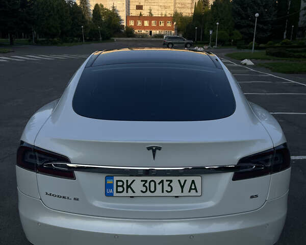 Білий Тесла Модель С, об'ємом двигуна 0 л та пробігом 249 тис. км за 13500 $, фото 6 на Automoto.ua