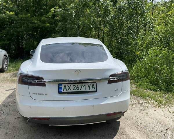 Білий Тесла Модель С, об'ємом двигуна 0 л та пробігом 183 тис. км за 13000 $, фото 2 на Automoto.ua