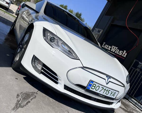 Белый Тесла Модель С, объемом двигателя 0 л и пробегом 148 тыс. км за 12999 $, фото 8 на Automoto.ua