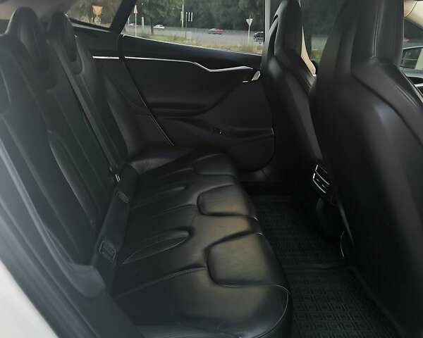 Белый Тесла Модель С, объемом двигателя 0 л и пробегом 213 тыс. км за 11900 $, фото 18 на Automoto.ua