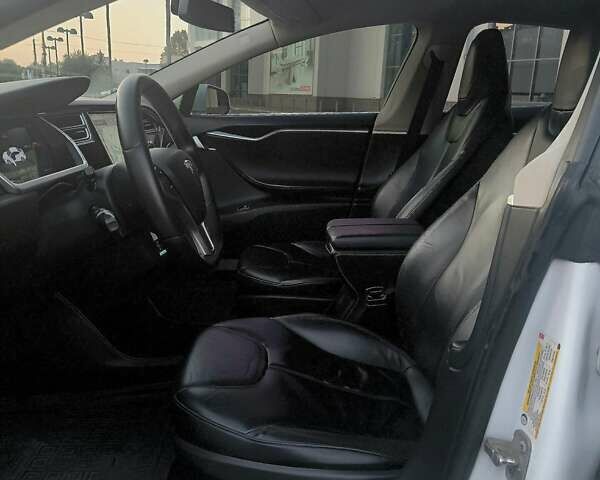 Белый Тесла Модель С, объемом двигателя 0 л и пробегом 213 тыс. км за 11900 $, фото 13 на Automoto.ua