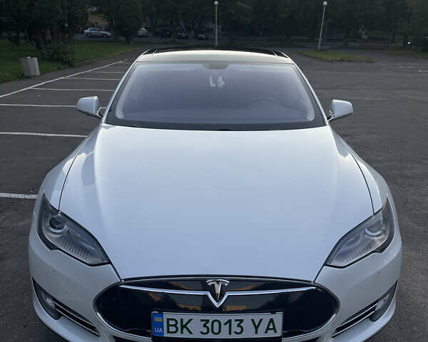 Білий Тесла Модель С, об'ємом двигуна 0 л та пробігом 249 тис. км за 13500 $, фото 1 на Automoto.ua