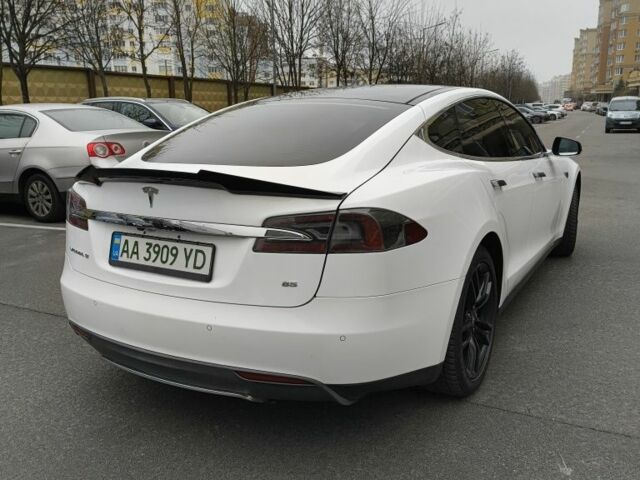 Білий Тесла Модель С, об'ємом двигуна 0 л та пробігом 116 тис. км за 13999 $, фото 3 на Automoto.ua