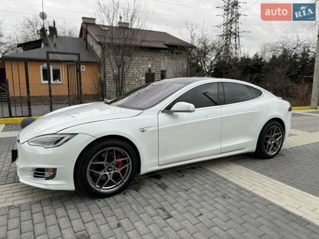 Белый Тесла Модель С, объемом двигателя 0 л и пробегом 272 тыс. км за 16000 $, фото 10 на Automoto.ua