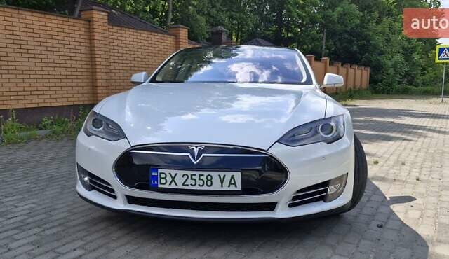 Белый Тесла Модель С, объемом двигателя 0 л и пробегом 220 тыс. км за 14999 $, фото 1 на Automoto.ua