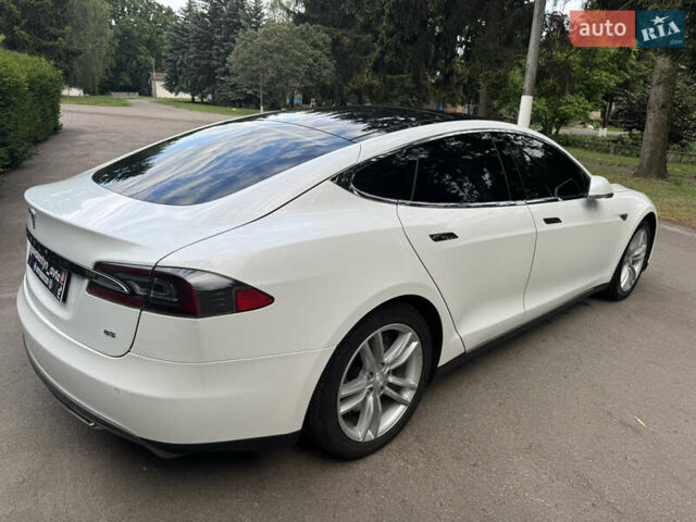 Білий Тесла Модель С, об'ємом двигуна 0 л та пробігом 169 тис. км за 14399 $, фото 3 на Automoto.ua