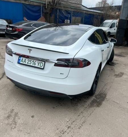 Белый Тесла Модель С, объемом двигателя 0 л и пробегом 241 тыс. км за 10499 $, фото 2 на Automoto.ua