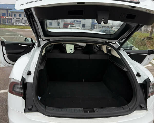 Белый Тесла Модель С, объемом двигателя 0 л и пробегом 217 тыс. км за 11200 $, фото 8 на Automoto.ua