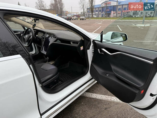 Белый Тесла Модель С, объемом двигателя 0 л и пробегом 217 тыс. км за 11200 $, фото 18 на Automoto.ua