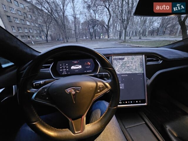 Білий Тесла Модель С, об'ємом двигуна 0 л та пробігом 73 тис. км за 16000 $, фото 17 на Automoto.ua