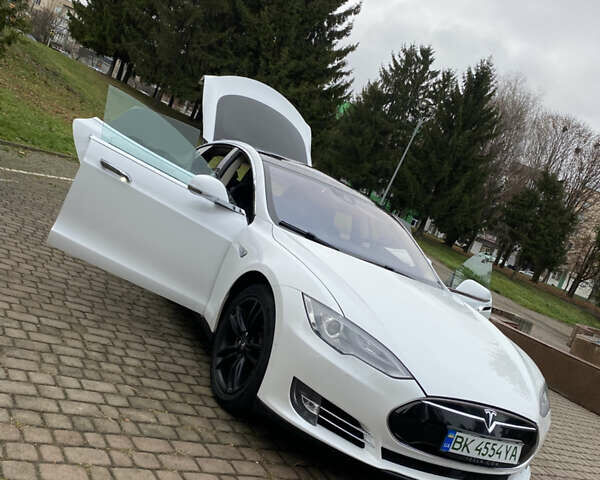 Белый Тесла Модель С, объемом двигателя 0 л и пробегом 166 тыс. км за 14000 $, фото 13 на Automoto.ua
